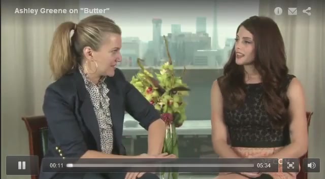 Ashley-Greene-dot-nl_2011VanityFairInterviewForSkatelandAtTIFF0007.jpg