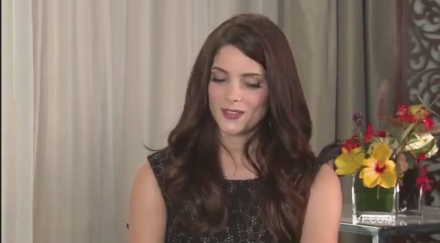 Ashley-Greene-dot-nl_2011VanityFairInterviewForSkatelandAtTIFF0091.jpg