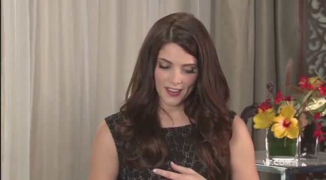 Ashley-Greene-dot-nl_2011VanityFairInterviewForSkatelandAtTIFF0224.jpg