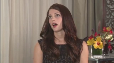 Ashley-Greene-dot-nl_2011VanityFairInterviewForSkatelandAtTIFF0067.jpg