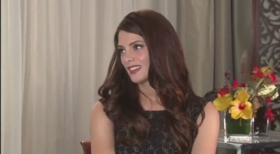 Ashley-Greene-dot-nl_2011VanityFairInterviewForSkatelandAtTIFF0079.jpg