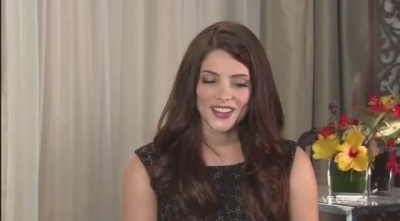 Ashley-Greene-dot-nl_2011VanityFairInterviewForSkatelandAtTIFF0184.jpg