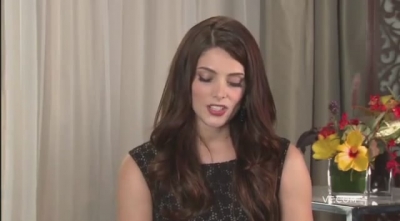 Ashley-Greene-dot-nl_2011VanityFairInterviewForSkatelandAtTIFF0187.jpg