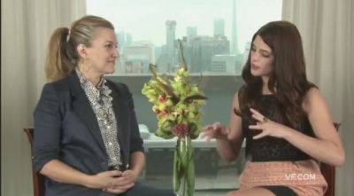 Ashley-Greene-dot-nl_2011VanityFairInterviewForSkatelandAtTIFF0211.jpg