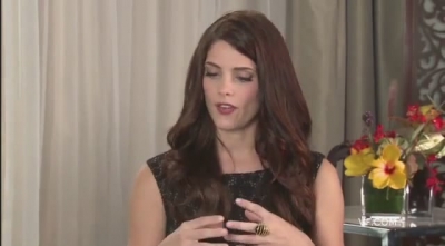 Ashley-Greene-dot-nl_2011VanityFairInterviewForSkatelandAtTIFF0228.jpg