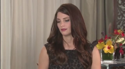 Ashley-Greene-dot-nl_2011VanityFairInterviewForSkatelandAtTIFF0234.jpg