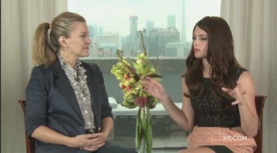 Ashley-Greene-dot-nl_2011VanityFairInterviewForSkatelandAtTIFF0284.jpg