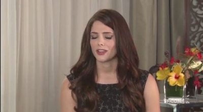 Ashley-Greene-dot-nl_2011VanityFairInterviewForSkatelandAtTIFF0307.jpg