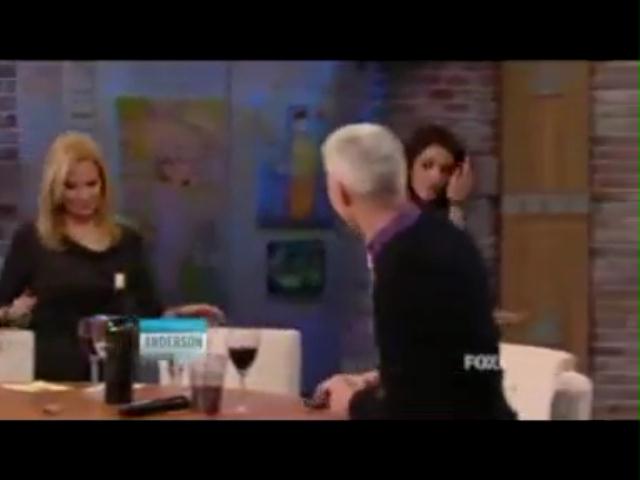Ashley-Greene-dot-nl_20November2012AndersonLive0092.jpg