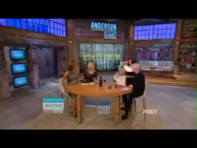 Ashley-Greene-dot-nl_20November2012AndersonLive0094.jpg