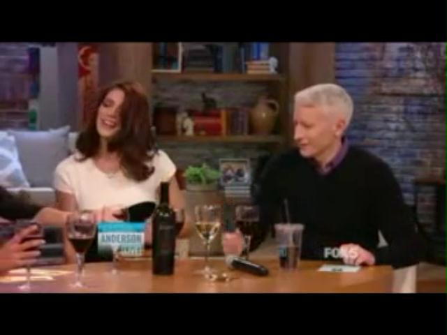 Ashley-Greene-dot-nl_20November2012AndersonLive0103.jpg