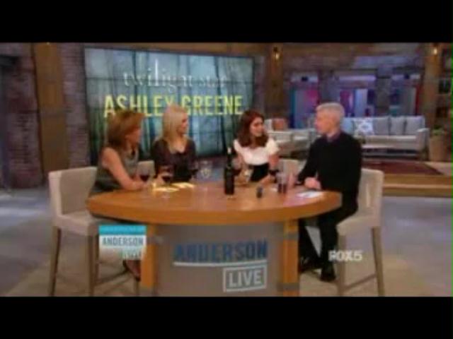 Ashley-Greene-dot-nl_20November2012AndersonLive0108.jpg