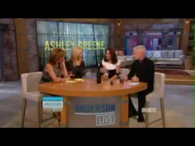 Ashley-Greene-dot-nl_20November2012AndersonLive0111.jpg