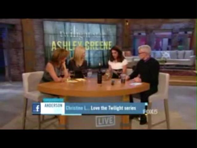 Ashley-Greene-dot-nl_20November2012AndersonLive0116.jpg