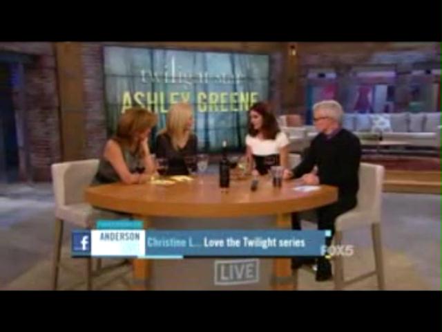 Ashley-Greene-dot-nl_20November2012AndersonLive0117.jpg
