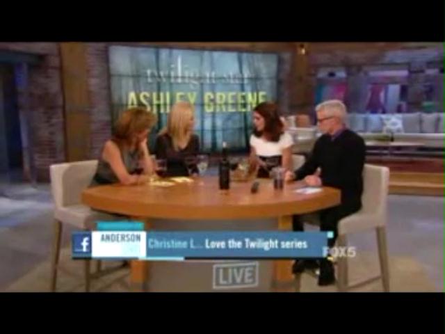 Ashley-Greene-dot-nl_20November2012AndersonLive0118.jpg
