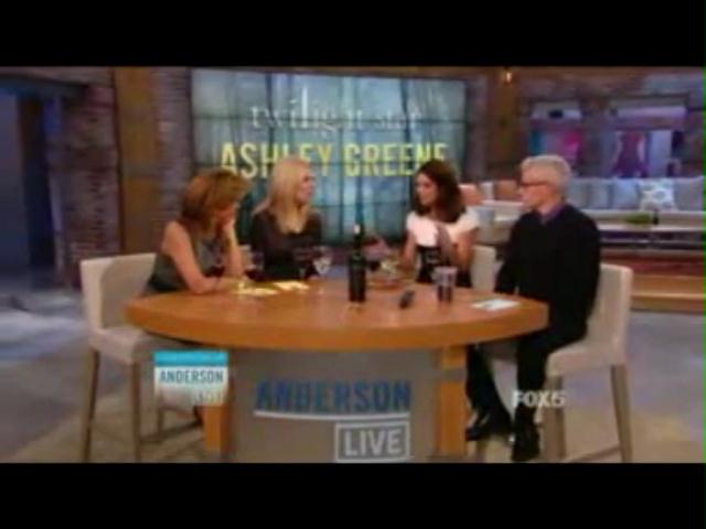 Ashley-Greene-dot-nl_20November2012AndersonLive0120.jpg