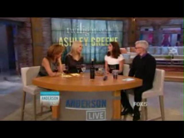 Ashley-Greene-dot-nl_20November2012AndersonLive0121.jpg