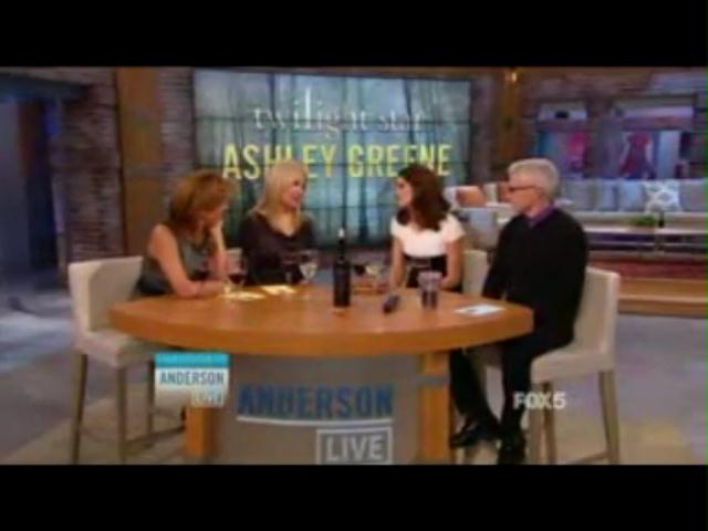 Ashley-Greene-dot-nl_20November2012AndersonLive0124.jpg