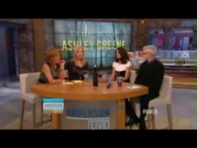 Ashley-Greene-dot-nl_20November2012AndersonLive0128.jpg
