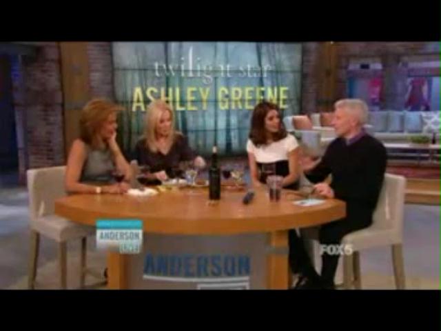 Ashley-Greene-dot-nl_20November2012AndersonLive0150.jpg