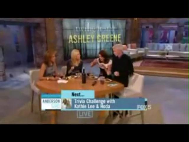 Ashley-Greene-dot-nl_20November2012AndersonLive0178.jpg