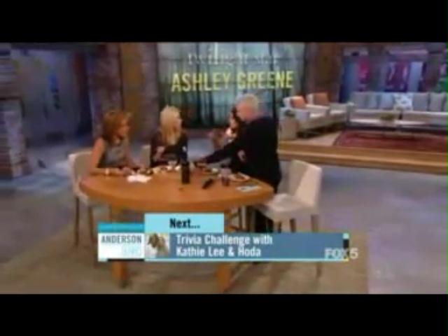 Ashley-Greene-dot-nl_20November2012AndersonLive0179.jpg
