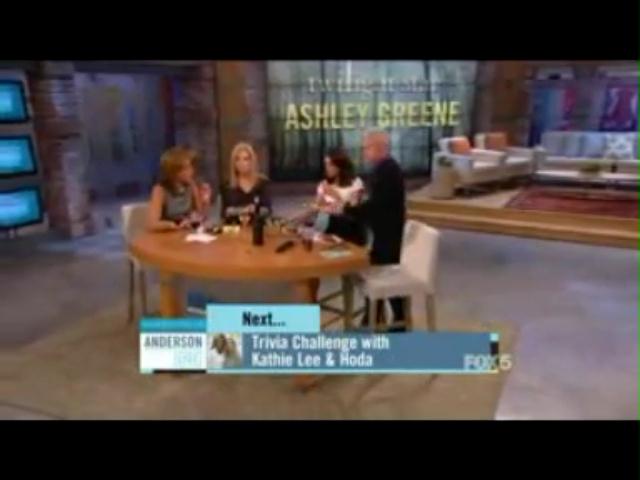 Ashley-Greene-dot-nl_20November2012AndersonLive0181.jpg