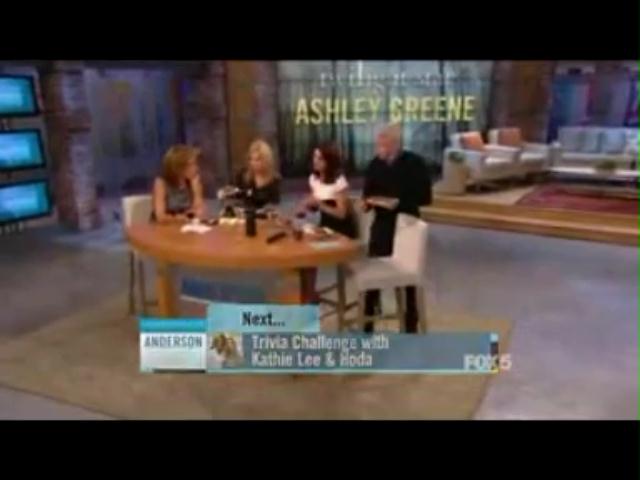 Ashley-Greene-dot-nl_20November2012AndersonLive0182.jpg