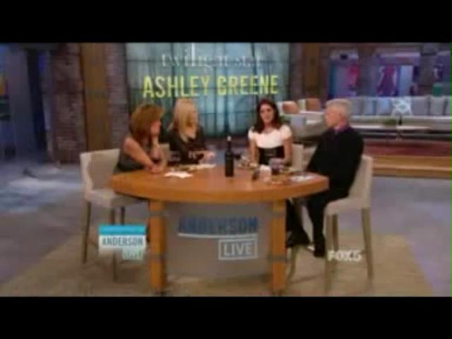 Ashley-Greene-dot-nl_20November2012AndersonLive0216.jpg