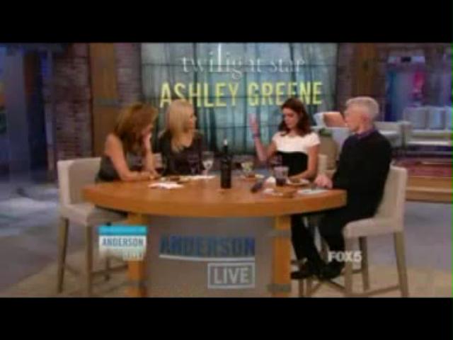 Ashley-Greene-dot-nl_20November2012AndersonLive0251.jpg