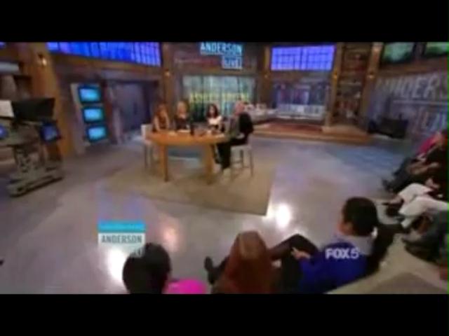 Ashley-Greene-dot-nl_20November2012AndersonLive0444.jpg