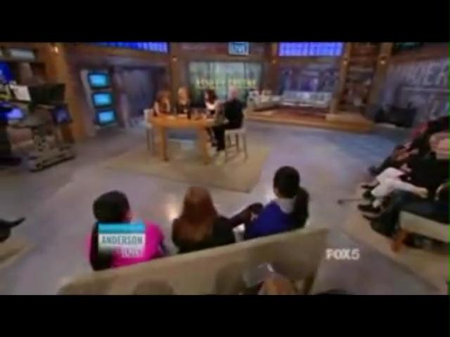 Ashley-Greene-dot-nl_20November2012AndersonLive0445.jpg