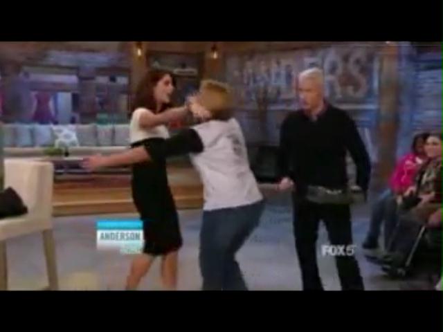Ashley-Greene-dot-nl_20November2012AndersonLive0455.jpg