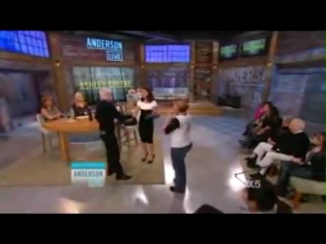 Ashley-Greene-dot-nl_20November2012AndersonLive0463.jpg