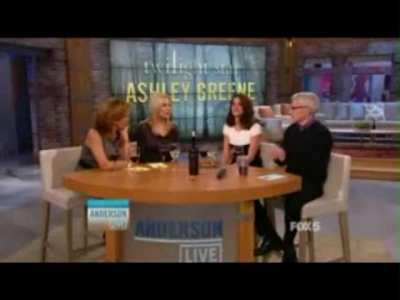 Ashley-Greene-dot-nl_20November2012AndersonLive0129.jpg