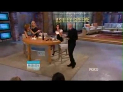 Ashley-Greene-dot-nl_20November2012AndersonLive0185.jpg