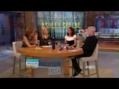 Ashley-Greene-dot-nl_20November2012AndersonLive0356.jpg