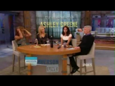 Ashley-Greene-dot-nl_20November2012AndersonLive0359.jpg