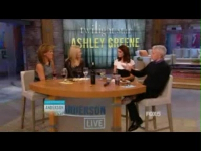 Ashley-Greene-dot-nl_20November2012AndersonLive0417.jpg