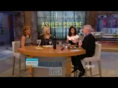 Ashley-Greene-dot-nl_20November2012AndersonLive0418.jpg