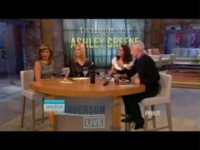 Ashley-Greene-dot-nl_20November2012AndersonLive0419.jpg