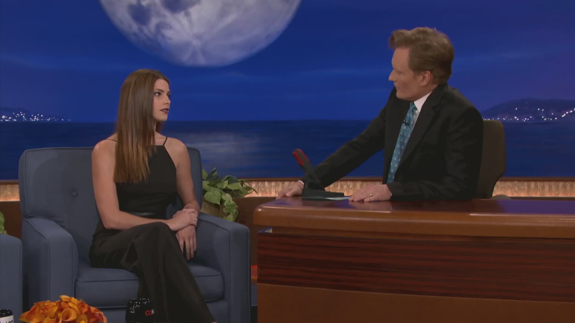 Ashley-Greene-dot-nl_2012Conan0021.jpg