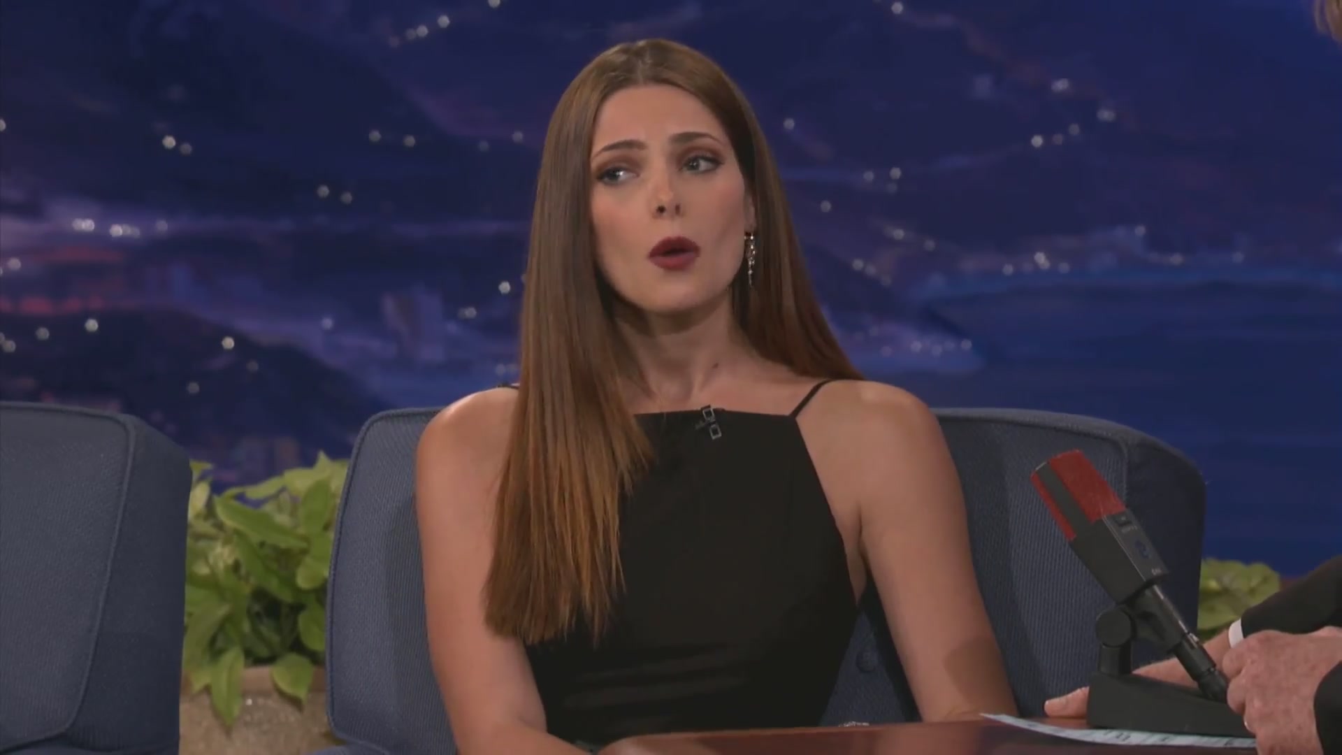 Ashley-Greene-dot-nl_2012Conan0112.jpg Ashley-Greene-dot-nl_2012Conan0112.jpg