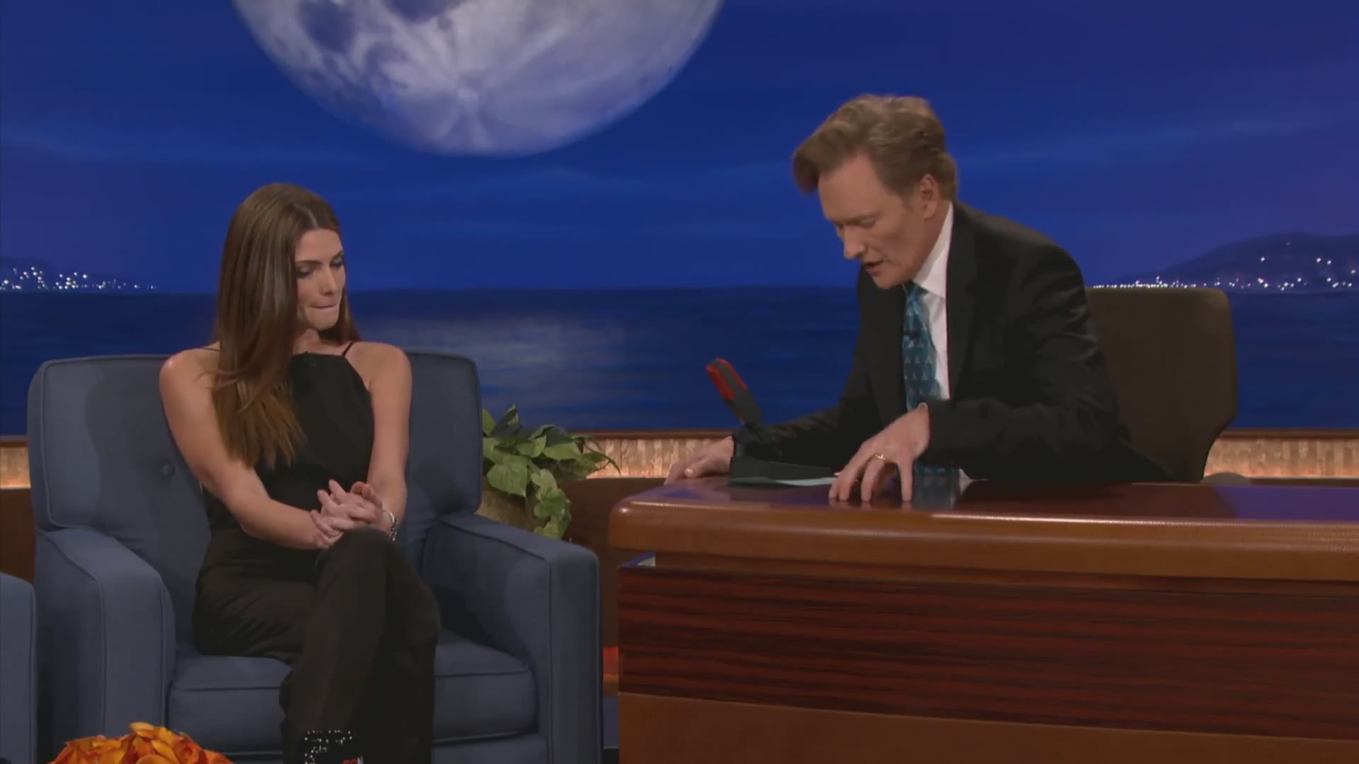 Ashley-Greene-dot-nl_2012Conan0151.jpg Ashley-Greene-dot-nl_2012Conan0151.jpg