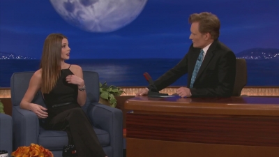 Ashley-Greene-dot-nl_2012Conan0011.jpg