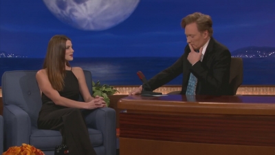 Ashley-Greene-dot-nl_2012Conan0059.jpg