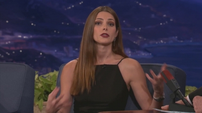 Ashley-Greene-dot-nl_2012Conan0082.jpg