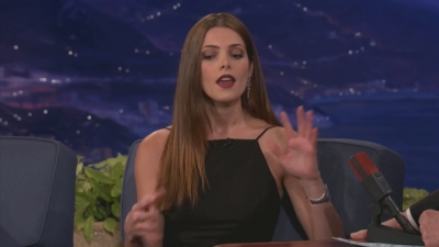 Ashley-Greene-dot-nl_2012Conan0083.jpg