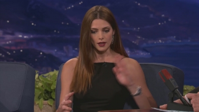 Ashley-Greene-dot-nl_2012Conan0085.jpg